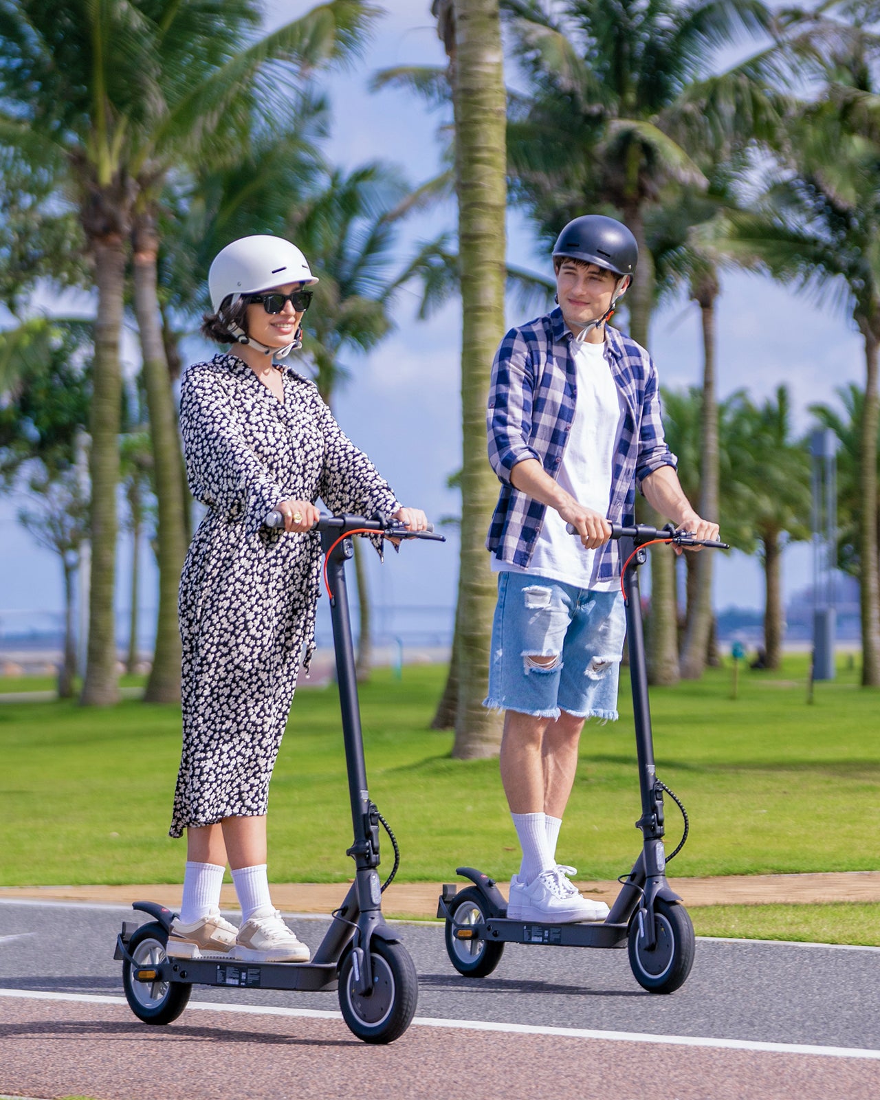 5TH Wheel V30 Pro Electric Scooter 350W 36V 7.5Ah 30-35km £259.99