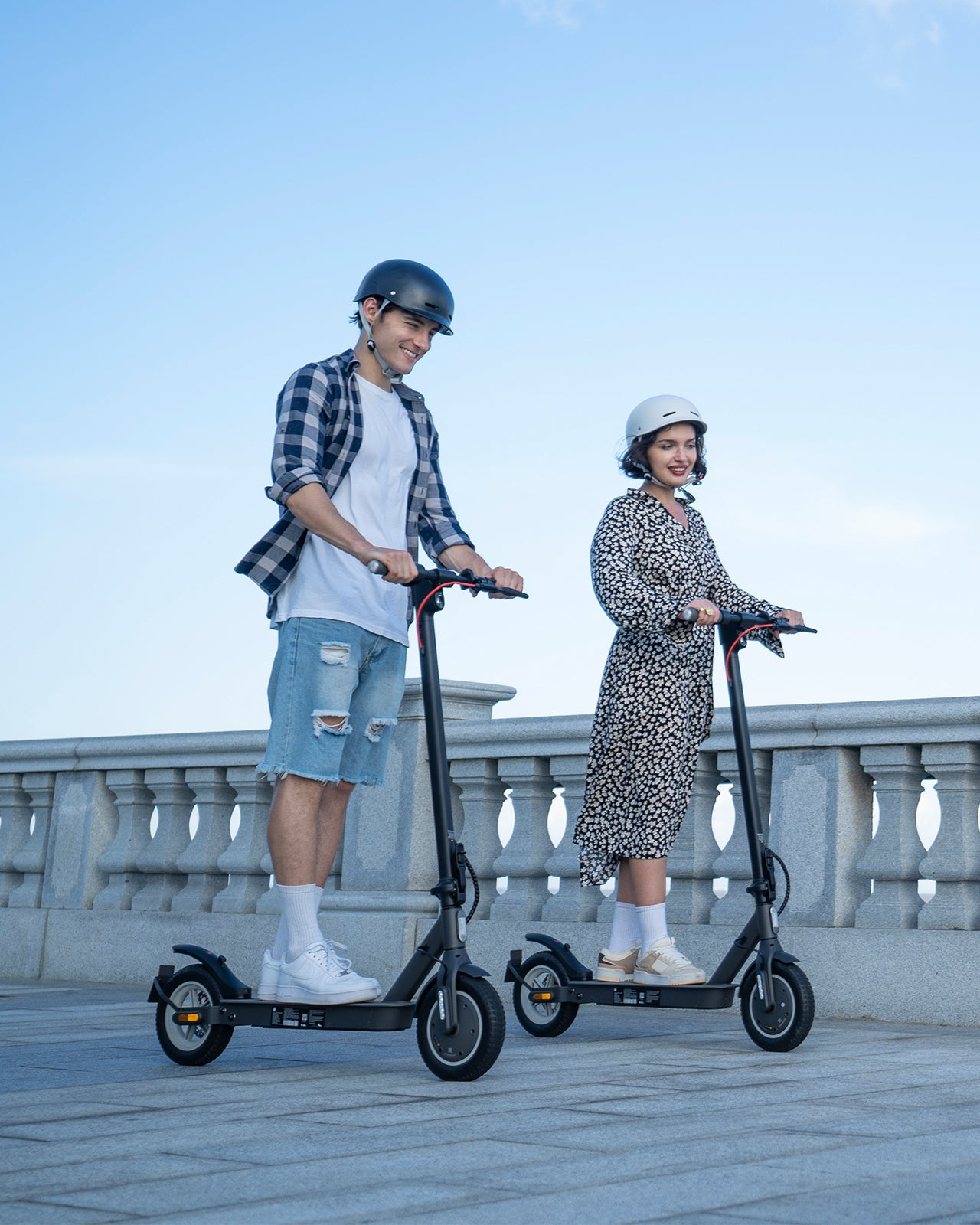 5TH Wheel V30 Pro Electric Scooter 350W 36V 7.5Ah 30-35km £259.99